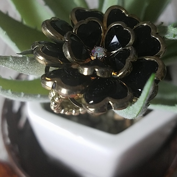 Fashion Ring, Black Floral stretchable ring - Picture 5 of 6
